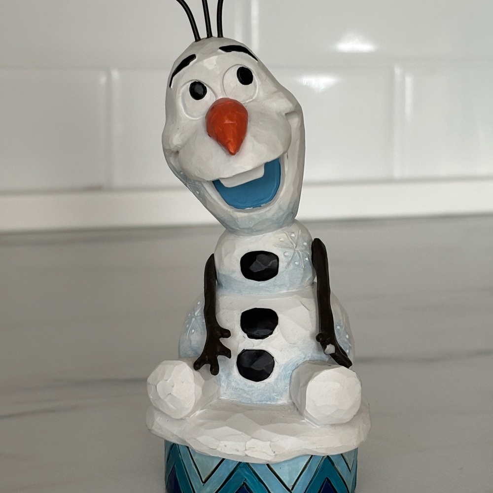 DISNEY Silly Snowman OLAF Frozen Showcase Collection 4039083 Jim Shore Figurine